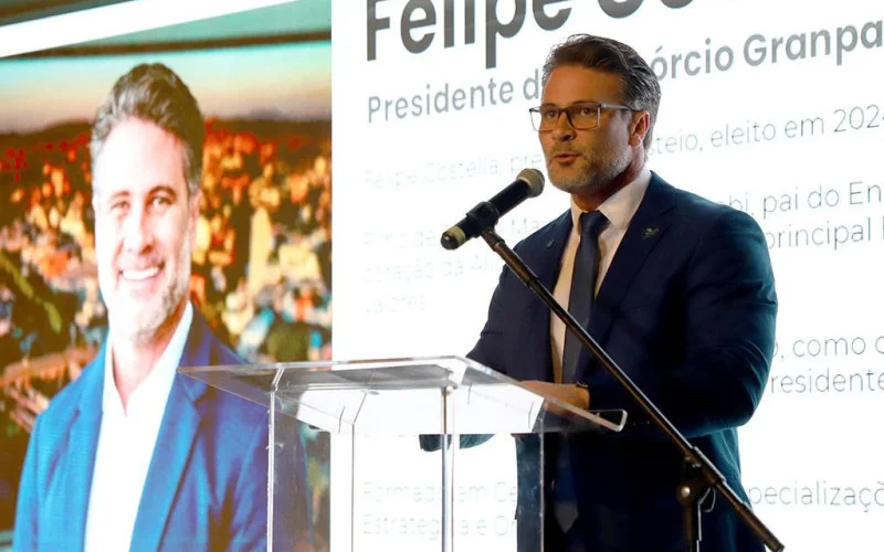 Felipe Costella é empossado como presidente do Consórcio Granpal
Foto: Djalma Correa Pacheco/Prefeitura de Esteio