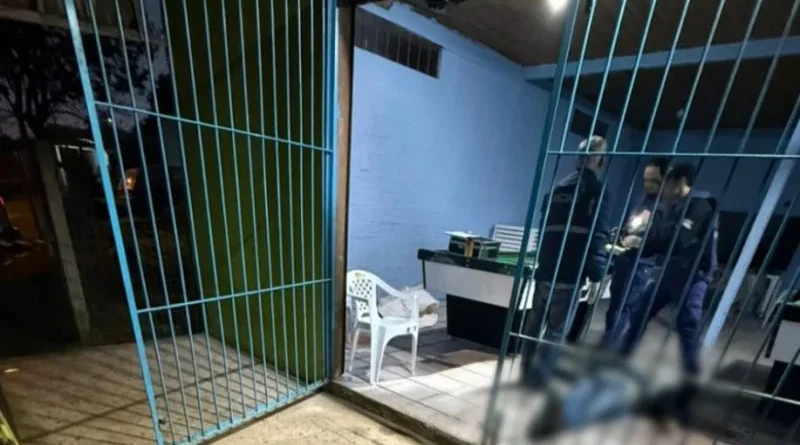 Morte de Douglas Gonçalves Vieira aconteceu dentro de um bar no bairro Morro do Paula, em São Leopoldo Foto: Polícia Civil