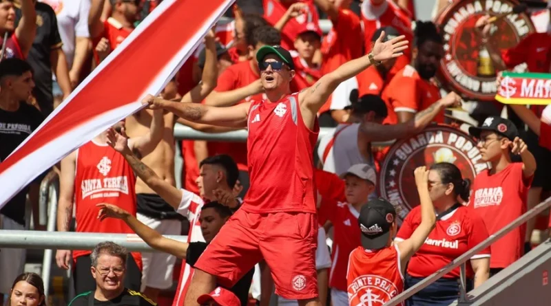 Torcida compareceu para apoiar o time na preparação a partida contra o São Paulo