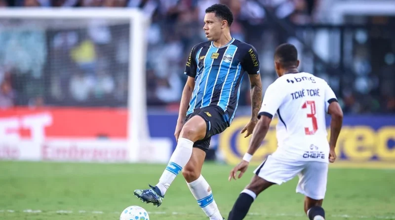 Viery é titular na defesa tricolor Foto : Lucas Uebel / Grêmio FBPA