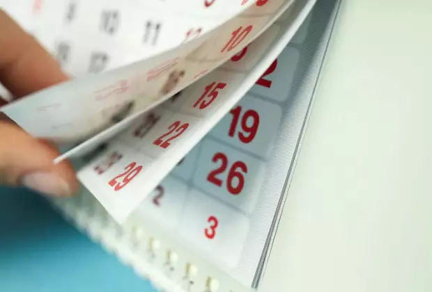 Quem trabalhar em algum desses dois dias tem direito ao pagamento em dobro ou folga compensatória Foto: Freepik