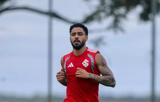 Lateral Matheus Bahia avalia os trabalhos da equipe do Inter durante a Data Fifa