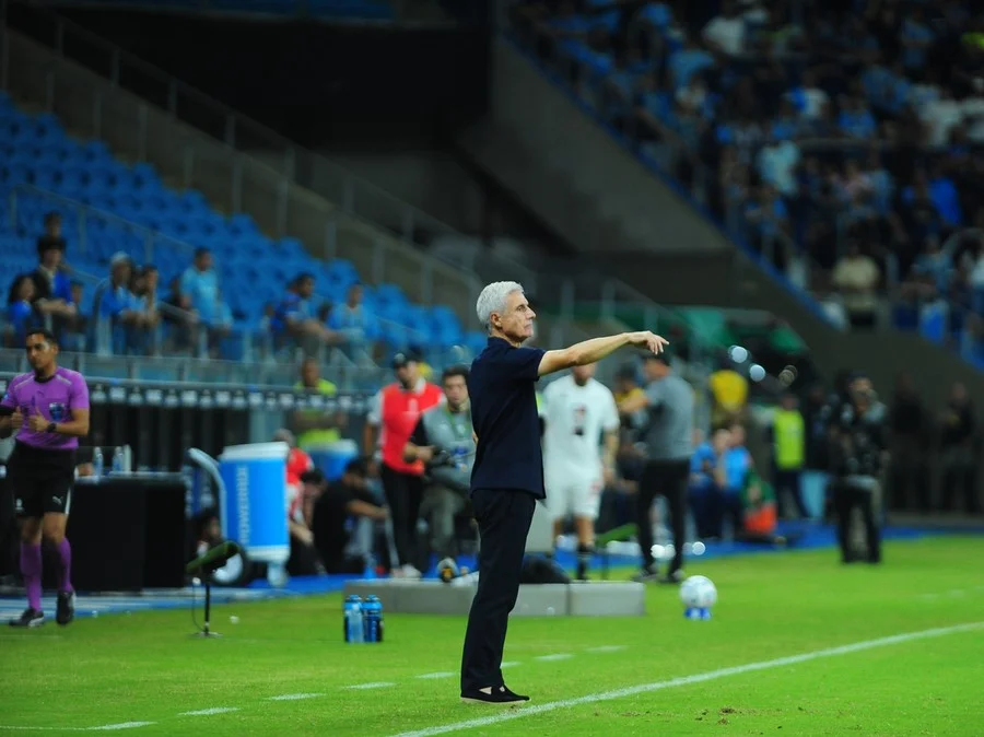 Castro discorda sobre pouca criação de jogadas do Grêmio: “Tivemos dificuldade em finalizar”