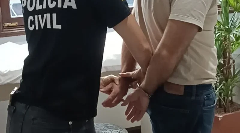 Médico foi preso no seu consultório, em Taquara - Foto: Polícia Civil