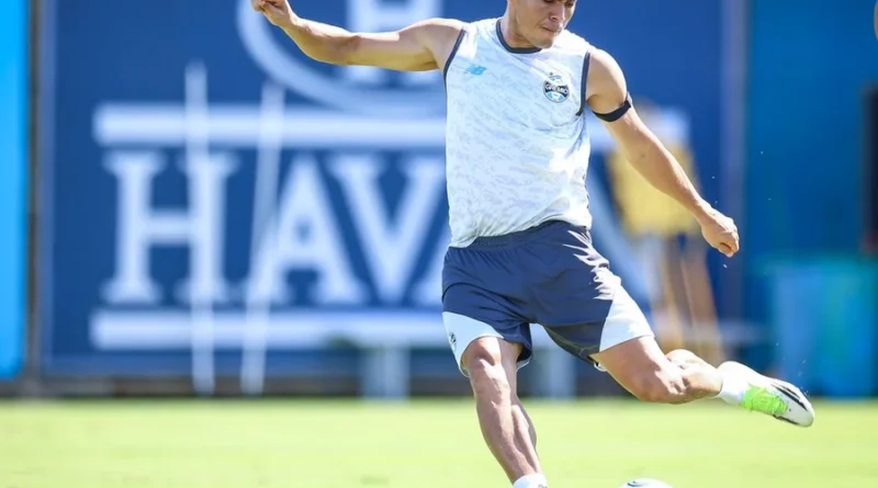 Carlos Vinícius pode ser preservado contra os argentinos Foto : Lucas Uebel / Grêmio FBPA