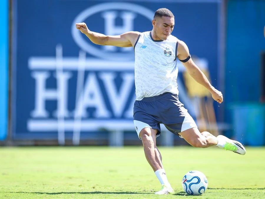 Grêmio pode preservar três titulares contra o Deportivo Riestra; confira a provável escalação