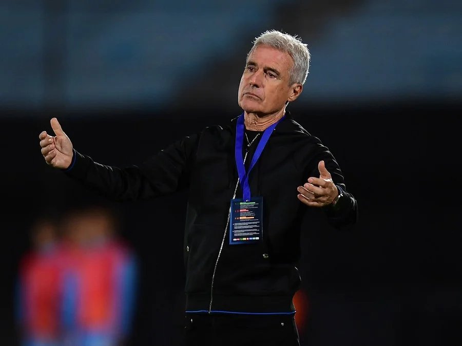 Castro vê derrota merecida e falta de confiança do Grêmio: “Pior jogo da temporada”