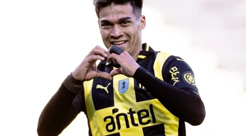 Arezo deve ser comprado pelo Peñarol Foto : Divulgação / Peñarol