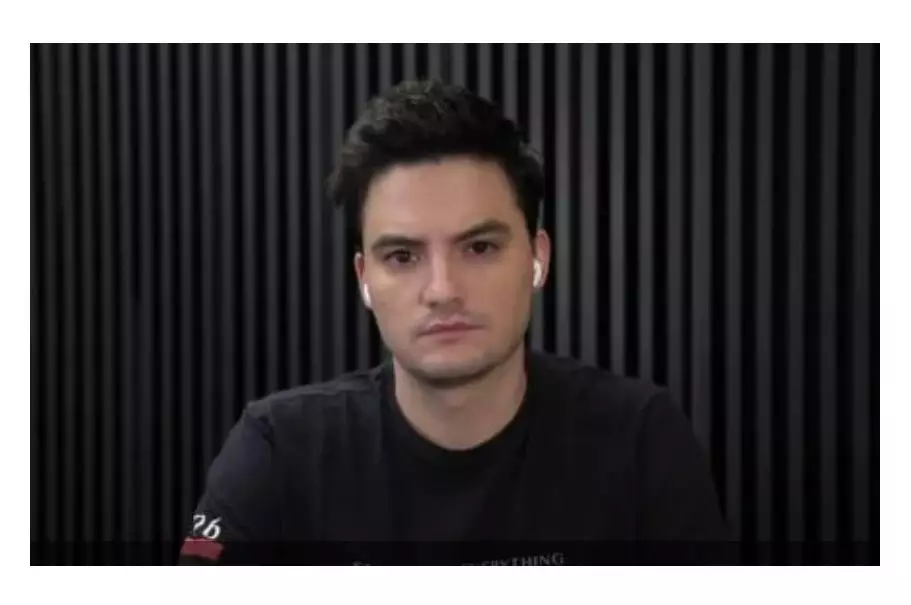 Ex-ministro de Bolsonaro está com as contas bloqueadas por dívida com Felipe Neto