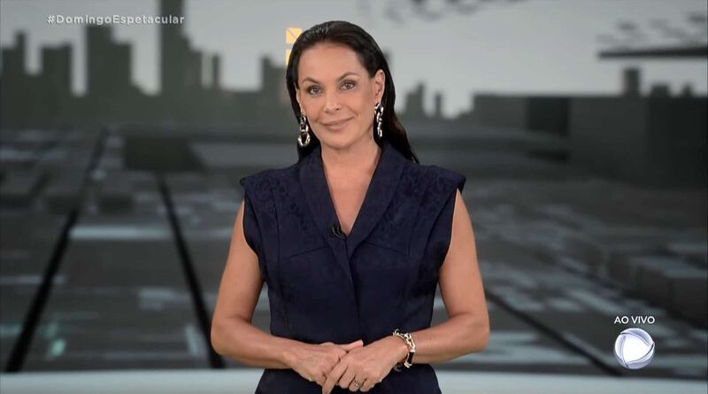 Record confirmou a saída de Carolina Ferraz e a entrada de Camila Busnello, que tem 20 anos de experiência na emissora. Divulgação Record