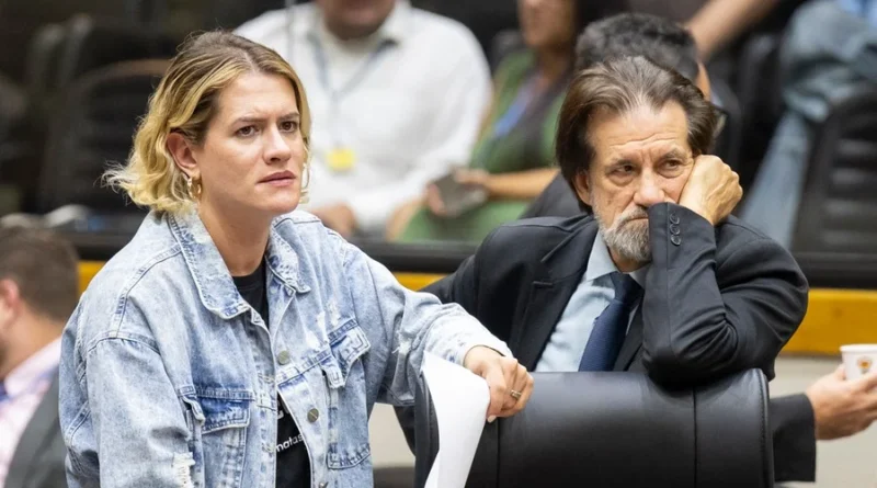 Vereadores da oposição defenderam emendas do Fórum de Entidades em plenário - Foto : Fernando Antunes/CMPA